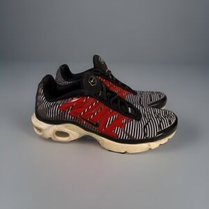 NIKE AIR MAX PLUS TN AIR TRAINERS STRIPED SIZE 7Y